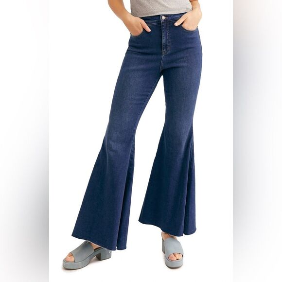 Free People We The Free Curvy CRVY Ma Cherie High Waist Flare Jeans - Picture 1 of 6
